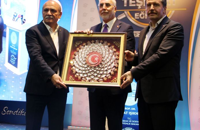 Bakan Işıkhan: 18 bin 441 öğrencimize toplam 609 milyon liralık ödeme gerçekleştirilecek