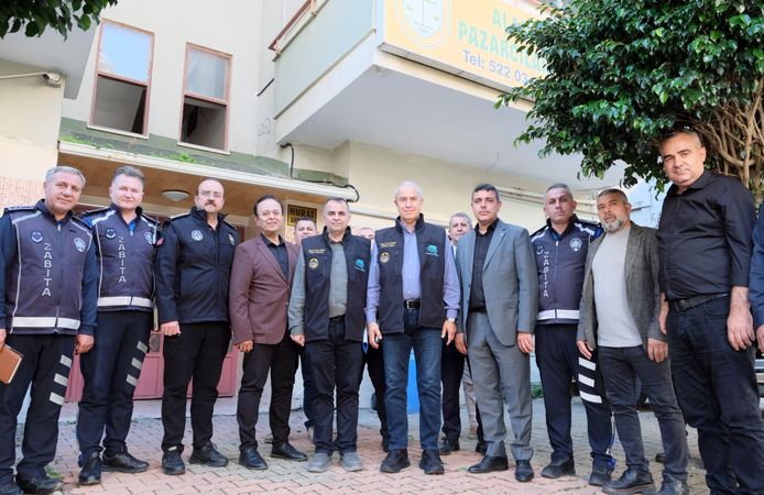 Alanya Pazarcılar Odası'nda semt pazarlarının işleyişi ele alındı