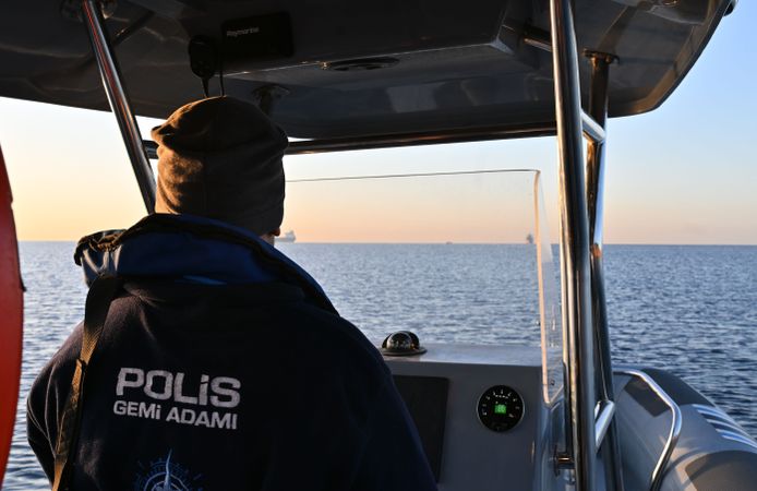 Deniz polisinden Konyaaltı'nda SUP board denetimi