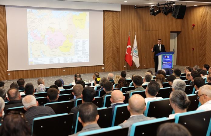 ALKÜ’de ilk ders: Geçmişten geleceğe Türk Dünyası