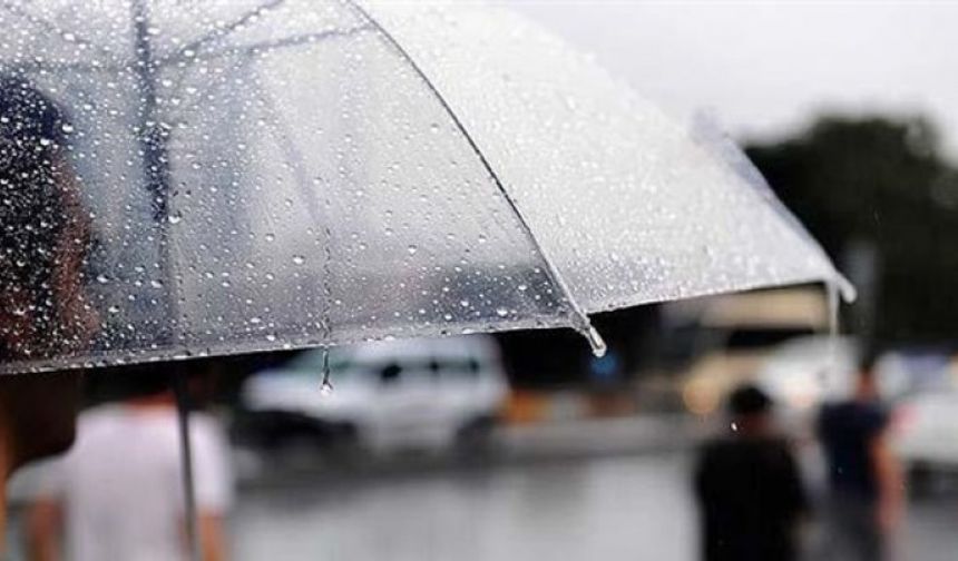 Alanya'da şiddetli yağış ve fırtına nedeniyle eğitime bir gün ara