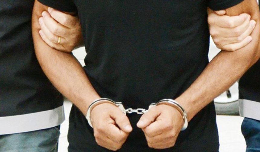 Alanya'da firari 2 hükümlüyü jandarma yakaladı