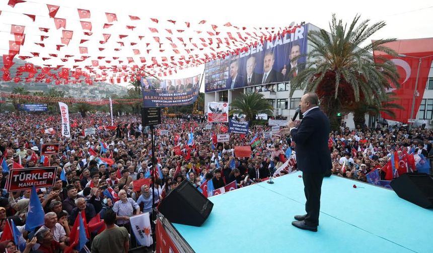 Alanya'da Bakan Çavuşoğlu coşkusu