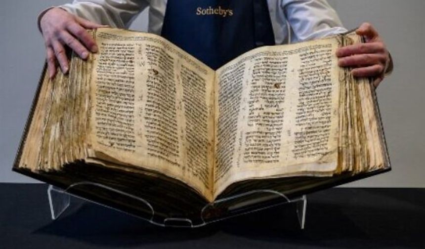 En eski el yazması rekor fiyata satıldı
