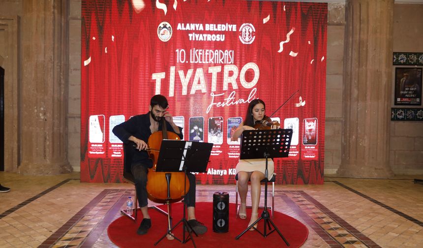 Alanya'da Liselerarası Tiyatro Festivali sona erdi