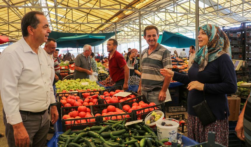 Başkan Yılmaz pazar esnafını ziyaret etti