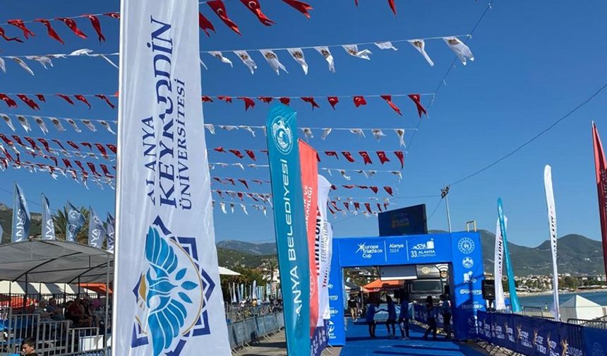 ALKÜ öğrencilerinden alanya Avrupa Triatlon kupasında örnek gönüllülük