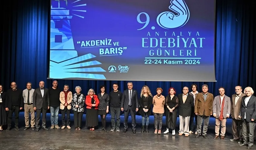 Antalya Muratpaşa'da demokrasi için sanat