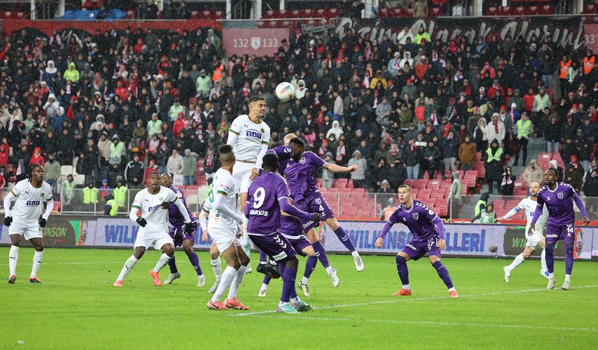 Alanyaspor, Samsunspor ile 1-1 beraber kaldı