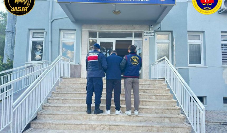 Antalya’da jandarma operasyonu: 72 saatte 212 firari yakalandı