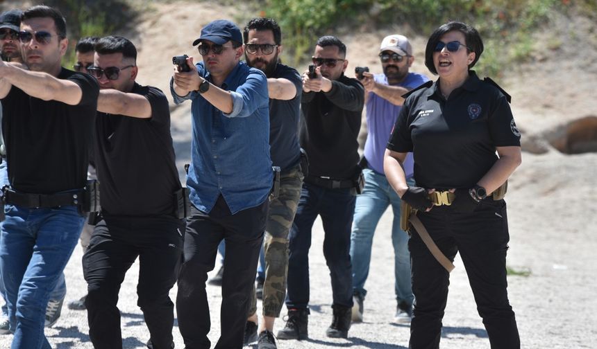 Komiser Nisa, hedefi 12'den vuruyor