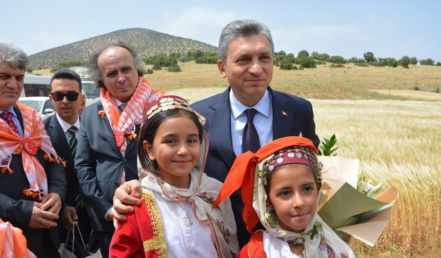 Toros’un kaşifleri ile Antalya’nın zenginlikleri gençlerle buluşuyor