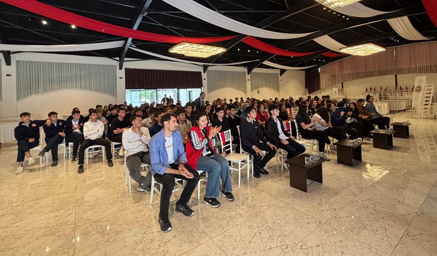 'Sınav motivasyonu ve stres yönetimi' konferansı