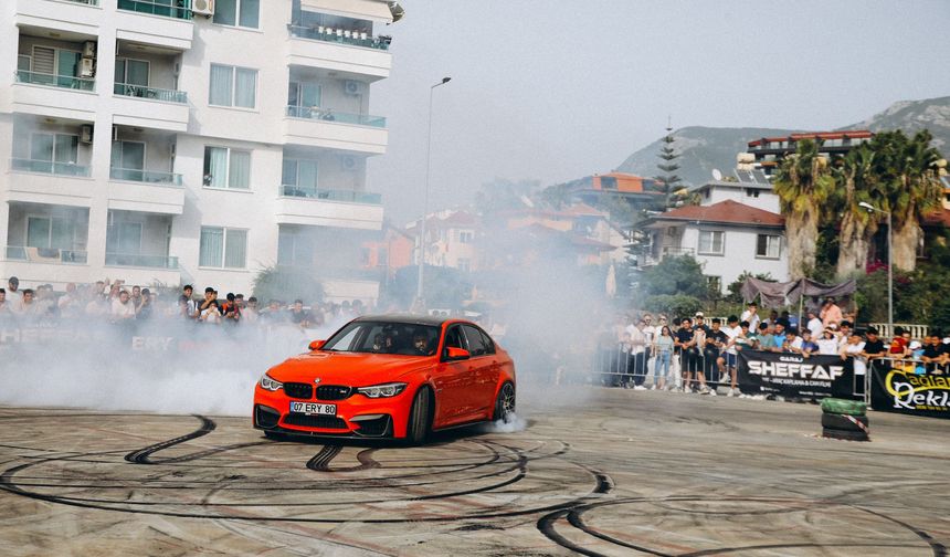 Alanya’da drift şöleni: Otomobil tutkunları Kestel’de buluştu