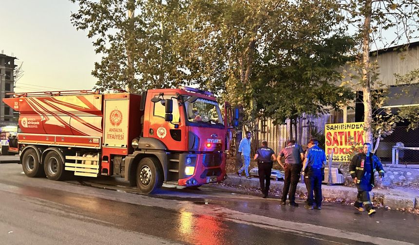 Antalya’da mobilya atölyesinde yangın