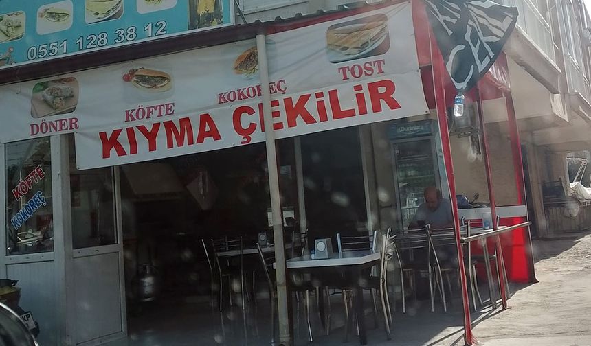 Tekel bayisinde 'kıyma çekilir' afişi