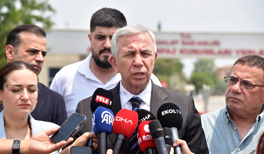 Mansur Yavaş, cezaevindeki Muhittin Böcek'i ziyaret etti