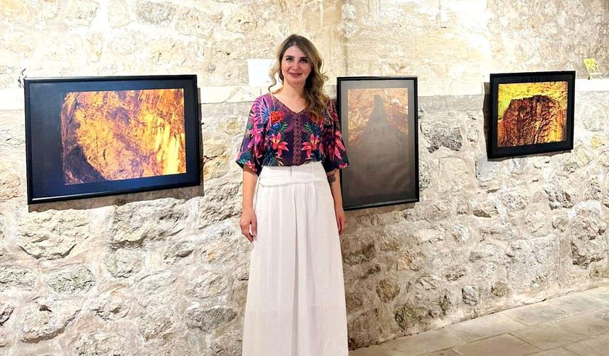 Antalyalı bağımsız sanatçılar Mardin arkeoloji müzesinde buluştular