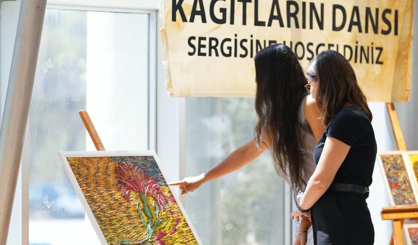 Başkan Kotan 'Kağıtların Dansı' sergisinin açılışını yaptı