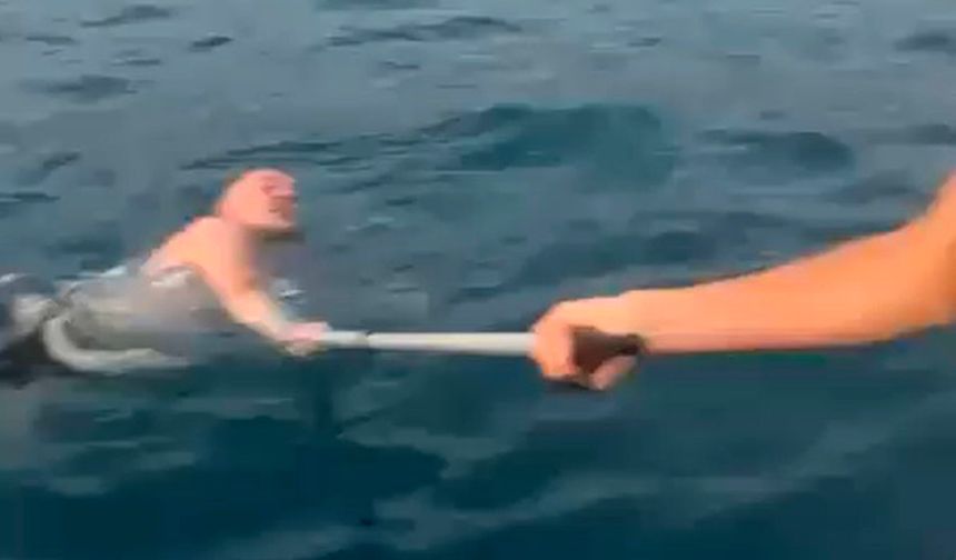 Alanya'da boğulma tehlikesi geçiren Ukraynalıyı tekneciler kurtardı