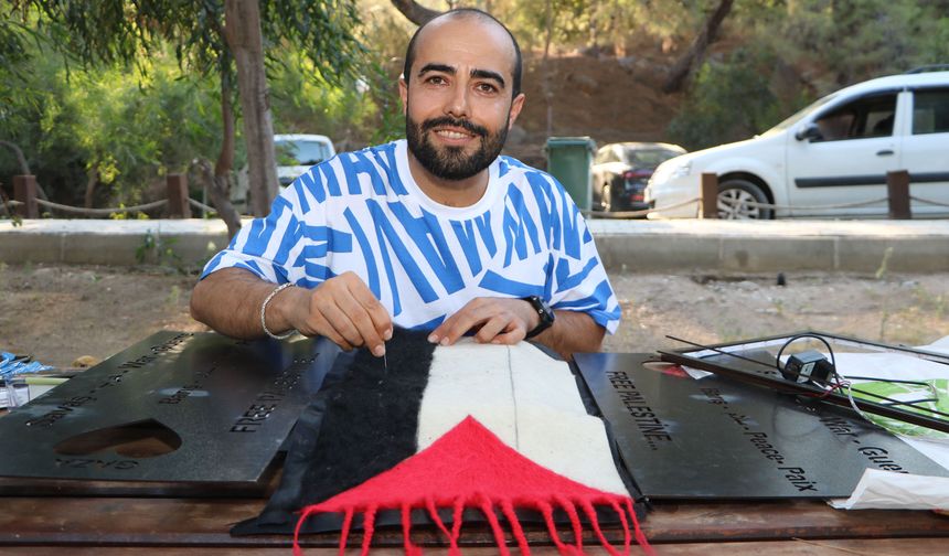 Çalıştayda keçeden Filistin bayrağı yaptı