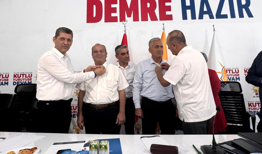 Antalya'da iki isim AK Parti'ye katıldı