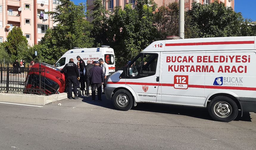 Bucak'ta otomobil kanala düştü