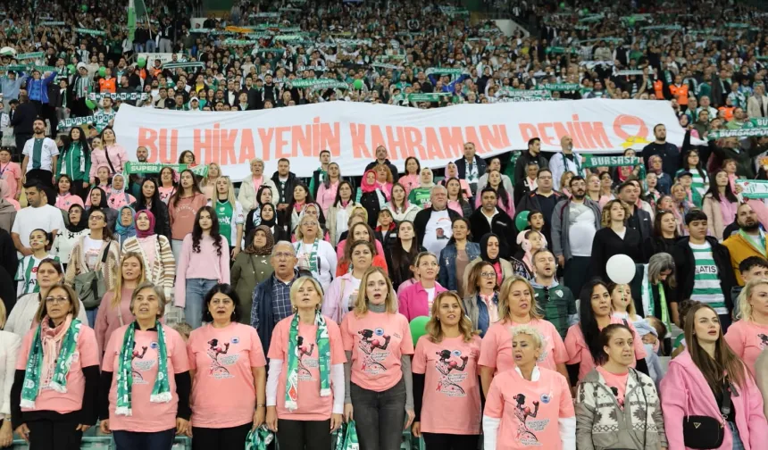 Bursa'da yeşil-beyaz tribünlerde pembe farkındalık