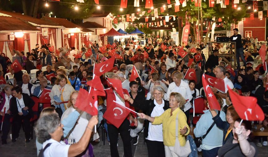 Yıldızların şovu Antalya'da izlendi