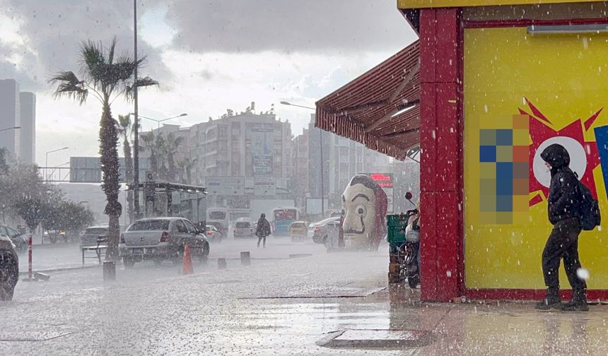 Antalya'da dolu yağışı