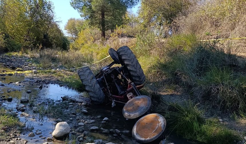 Antalya'da traktör devrildi: 1 ölü