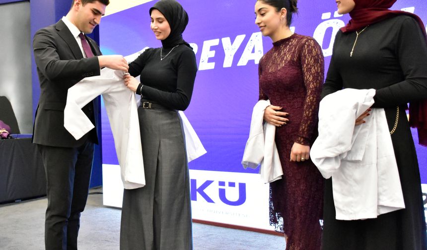 Geleceğin diş hekimleri önlük giydi