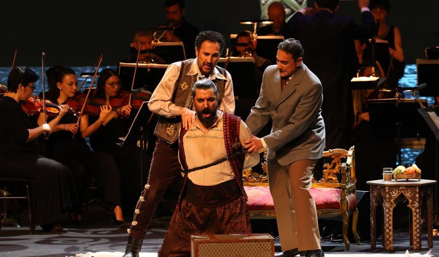 Antalya'da festivalde 'Saraydan Kız Kaçırma' gecesi