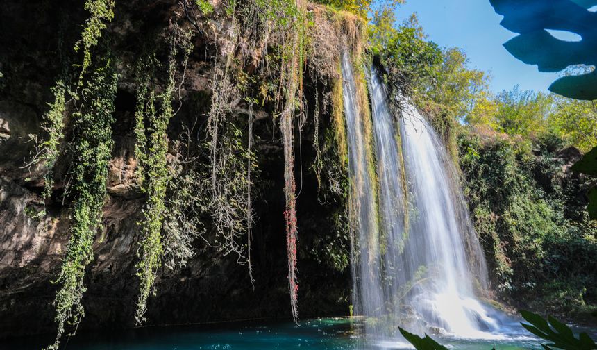 Düden Şelalesi 900 bin ziyaretçi ağırladı