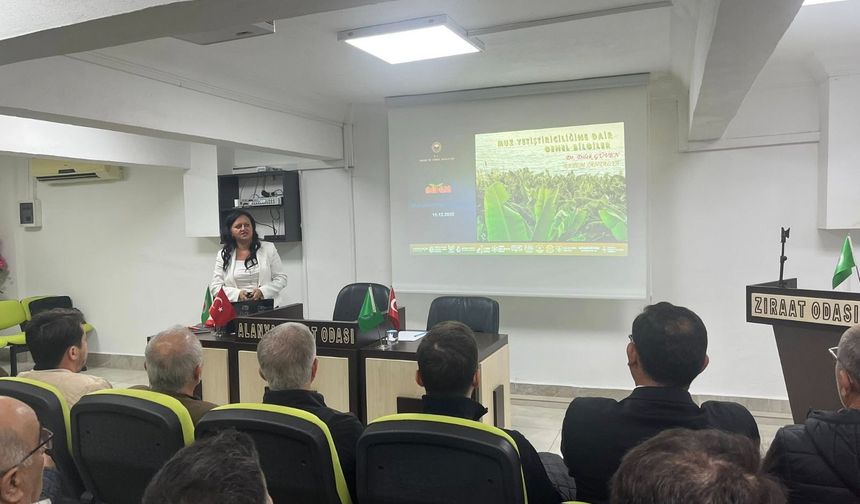 Alanya Ziraat Odası'nda muz üreticilerine eğitim