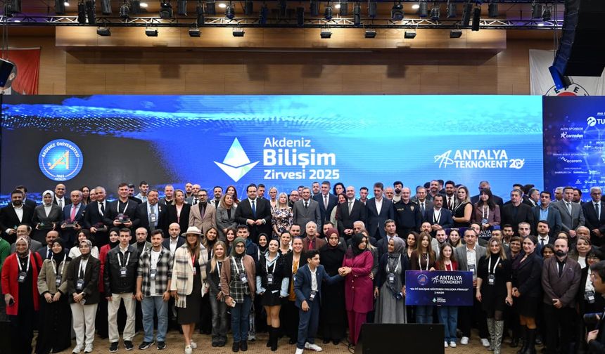 Antalya'da Bilişim Zirvesi başladı