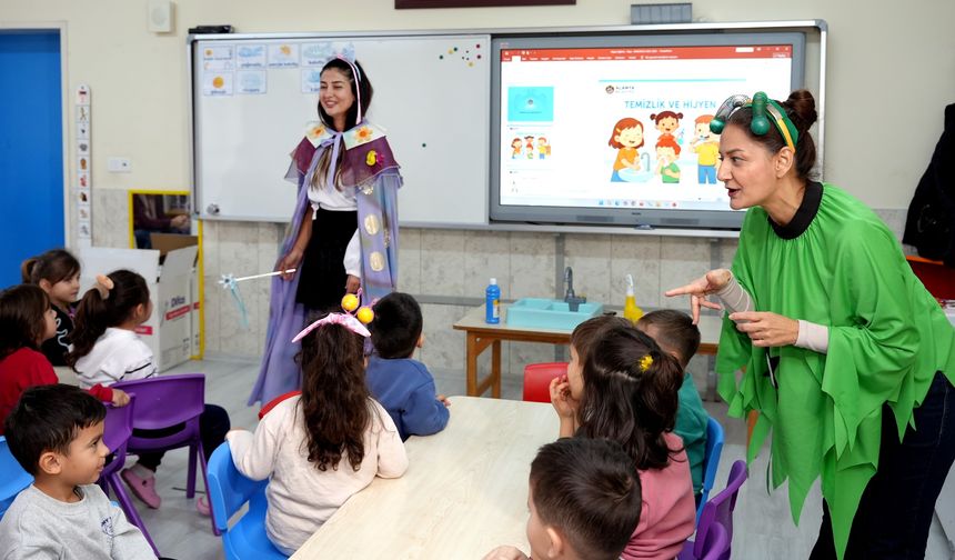 Alanya'da minik öğrencilere hijyen eğitimi
