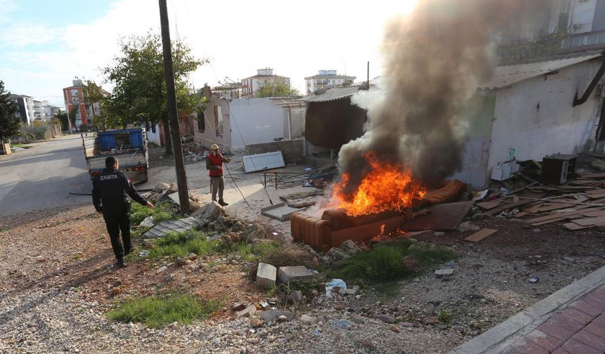 Antalya'da çevreyi kirleten hurdacıya cezai işlem