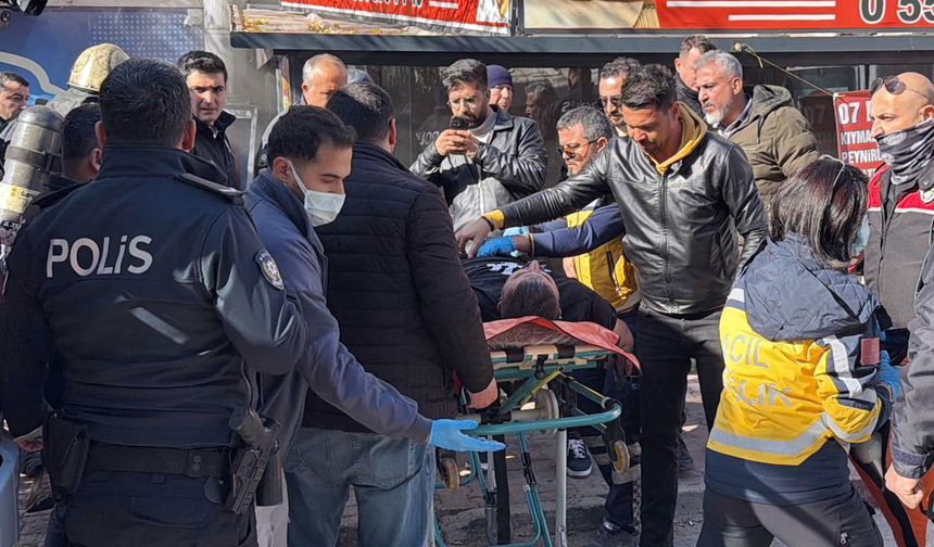 Antalya'da kendini kilitlediği iş yerini ateşe verdi