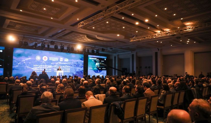 Bakan Bolat: Dünyada kartlar yeniden karılıyor