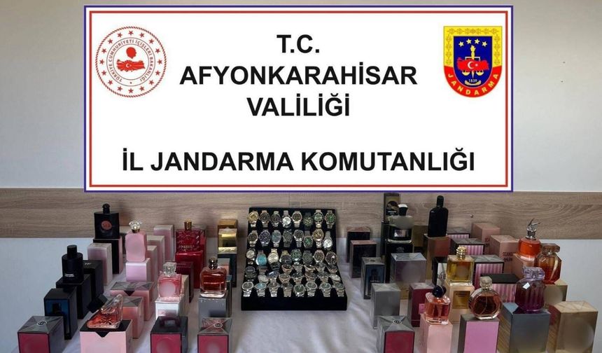 Jandarma kaçak parfüm ve saat ele geçirdi