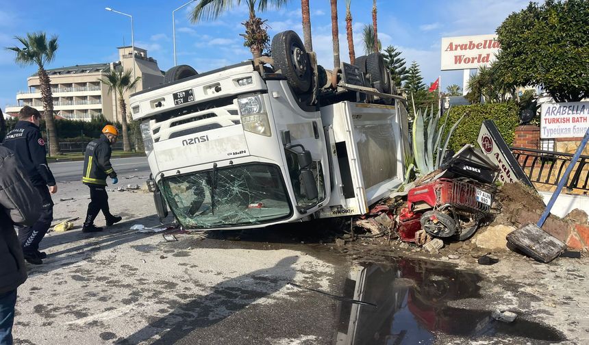 Alanya'da dehşet veren trafik kazası: 3 yaralı