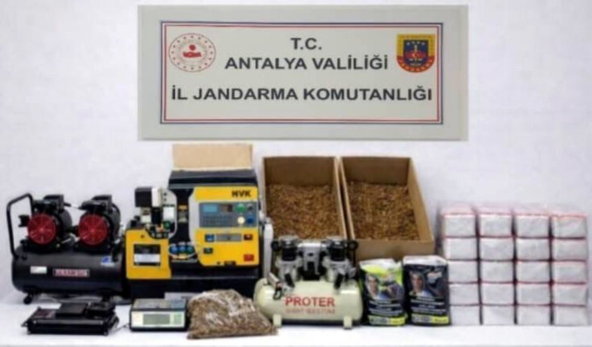 Alanya'da jandarma 17 kilogram kıyılmış tütün ele geçirdi