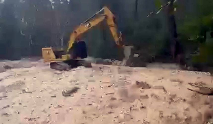 Eğirdir'de sağanak dereleri taşırdı