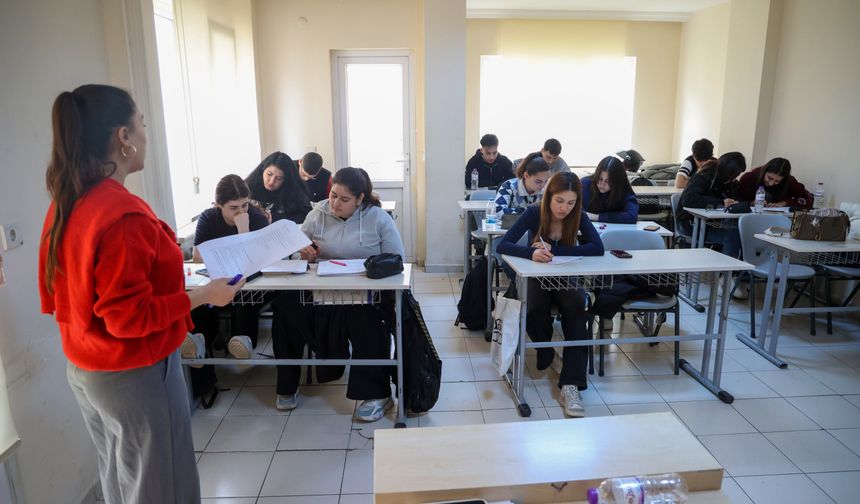 Gençler üniversiteye ATABEM'le hazırlanıyor