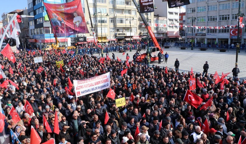 Özgür Özel: İran'ı kurtarmak ne Trump'a ne de eli kanlı Netanyahu'ya düşmüştür