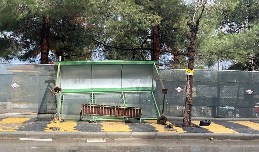 Isparta'da sağanak ve fırtına hasara neden oldu