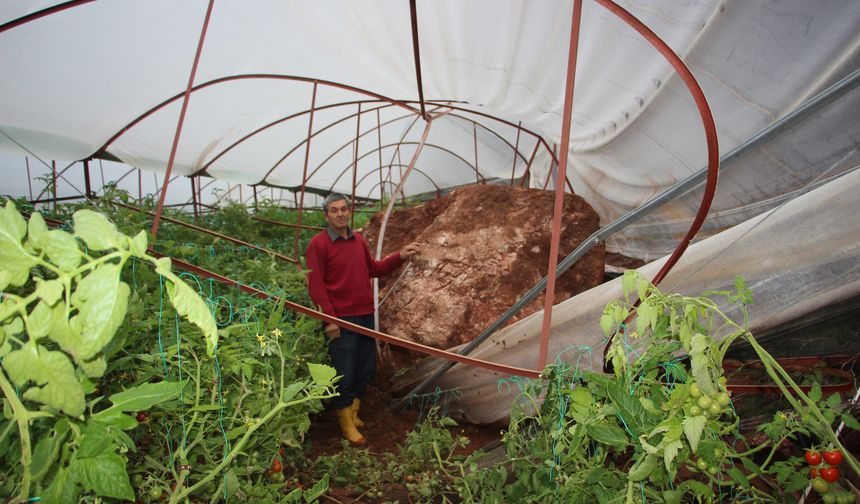 Antalya'da sel ve hortumun ardından heyelanla mücadele