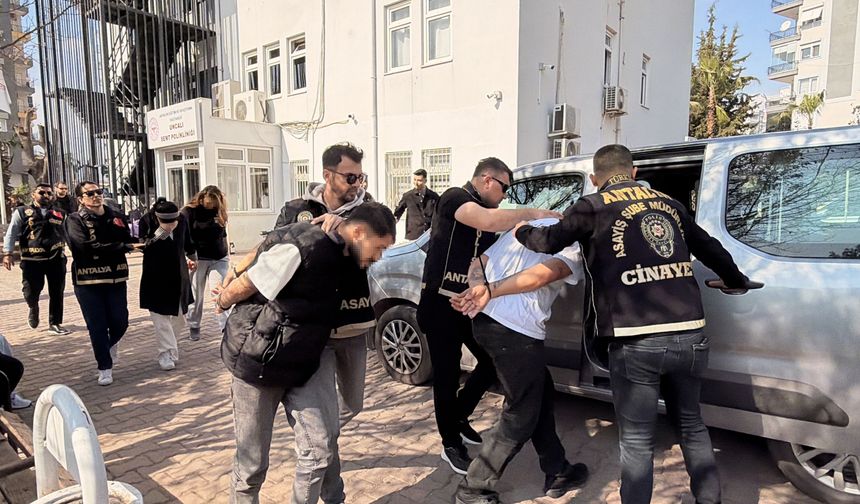 Antalya'daki silahlı saldırının şüphelileri, Mersin'de yakalandı