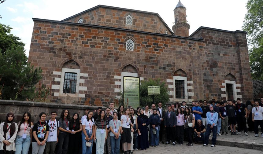 Antalya'dan Ahlat'a Selçuklu köprüsü